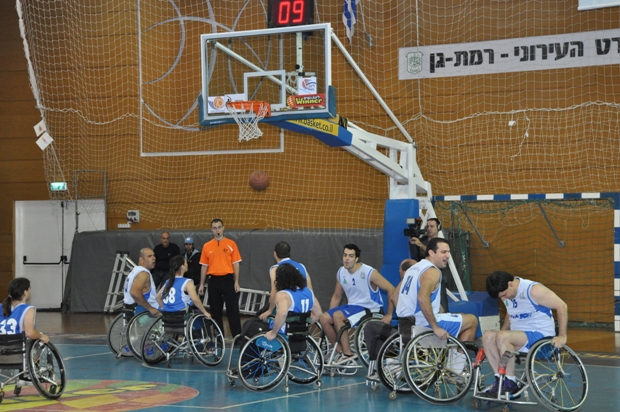 גלרייה - משחק על כסאות גלגלים קבוצת בורסת היהלומים וקבוצת איל"ן 15.1.2013, 6 מתוך 10