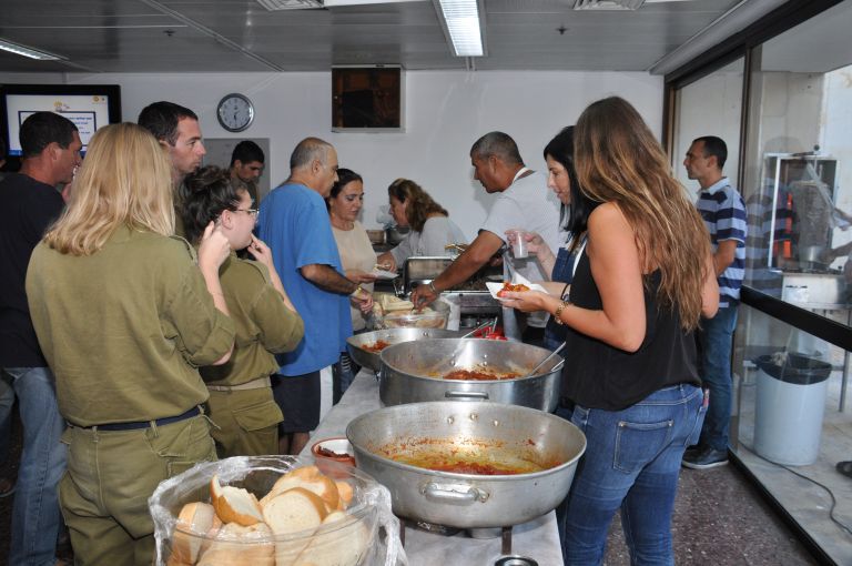 גלרייה - ביקור חיילים במחלקת השיקום שיבא תל השומר 27.8.2014, 11 מתוך 11