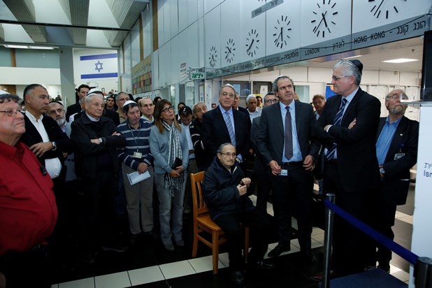 גלרייה - טקס הדלקת נר חמישי, אורח ח"כ איתן ברושי 28.12.16, 9 מתוך 14