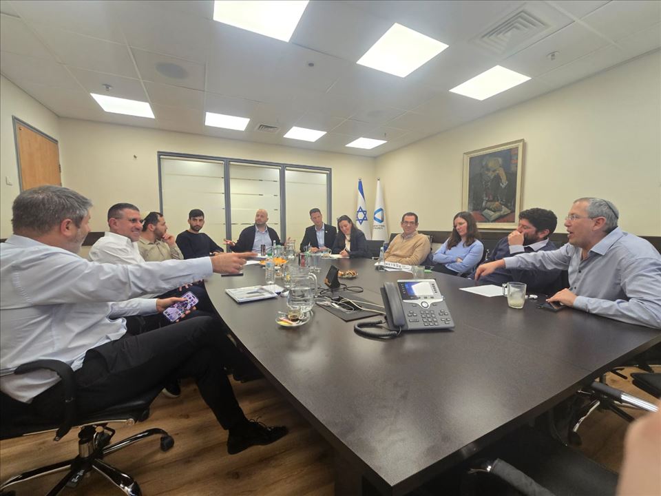 פגישה חשובה בנושא הקמת אזור סחר חופשי למשקיעים זרים